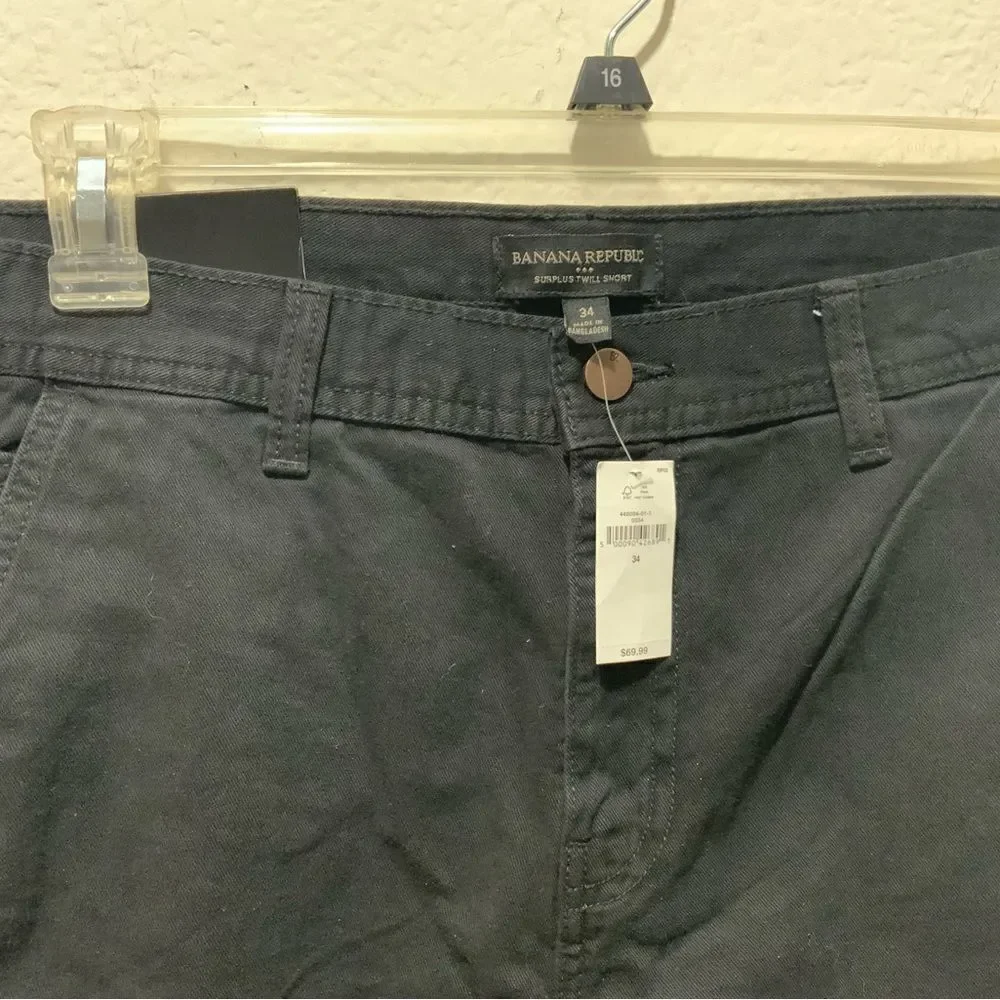 Banana Republic  Men 8-5 Inch  inseam Twill Short black